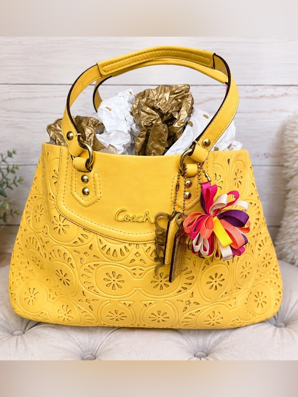 2013 Coach Ashley Lace Eyelet Leather Carryall F21883 – Vintage-Era Rare Yellow - Picture 2 of 16